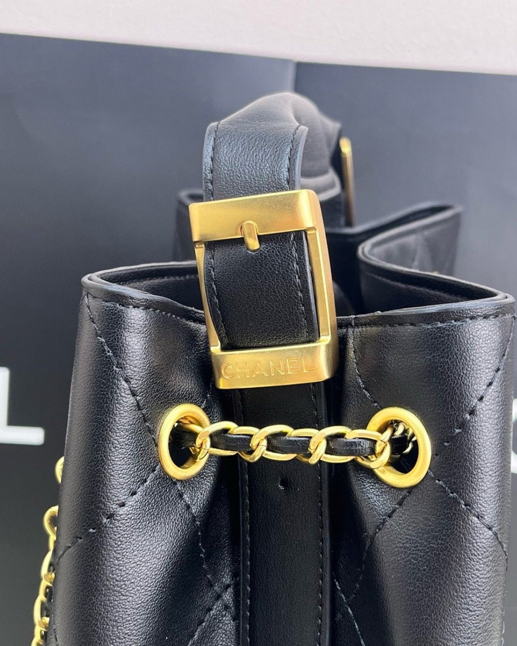 CHANEL Quilted Chain Shoulder Bag 33cm