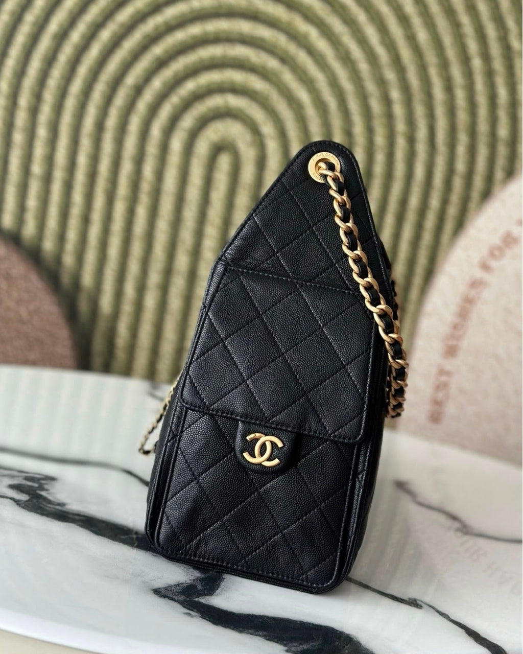 CHANEL 25 Bag Grainy Surface