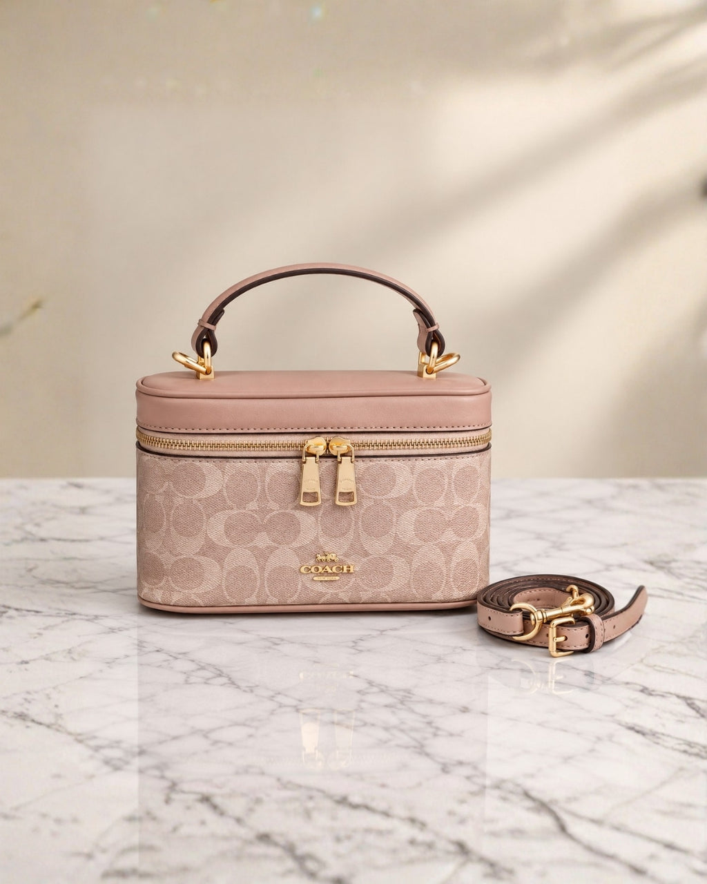 COACH Vanity Bag 19cm