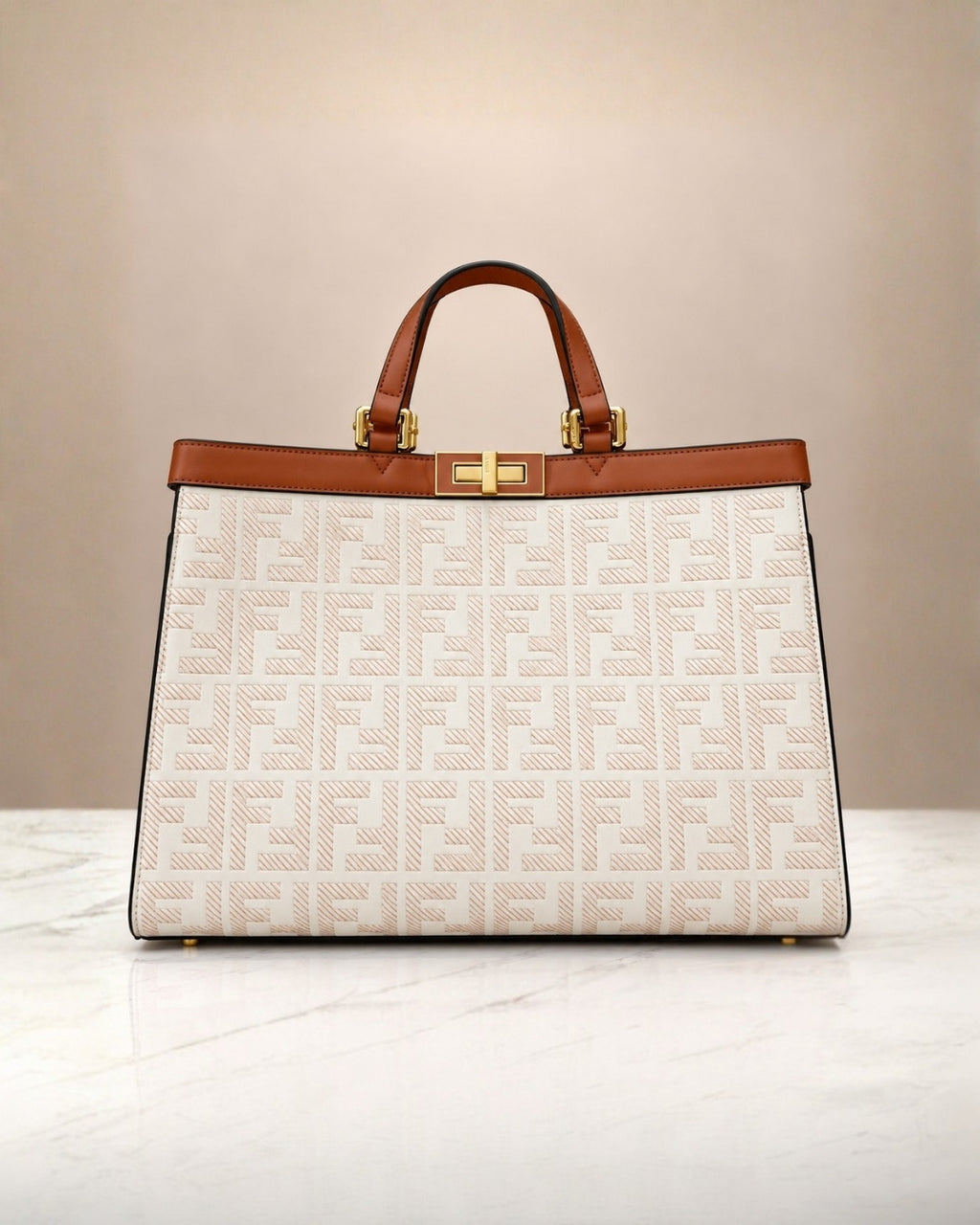 Fendi Peekaboo Tote 42Cm A+