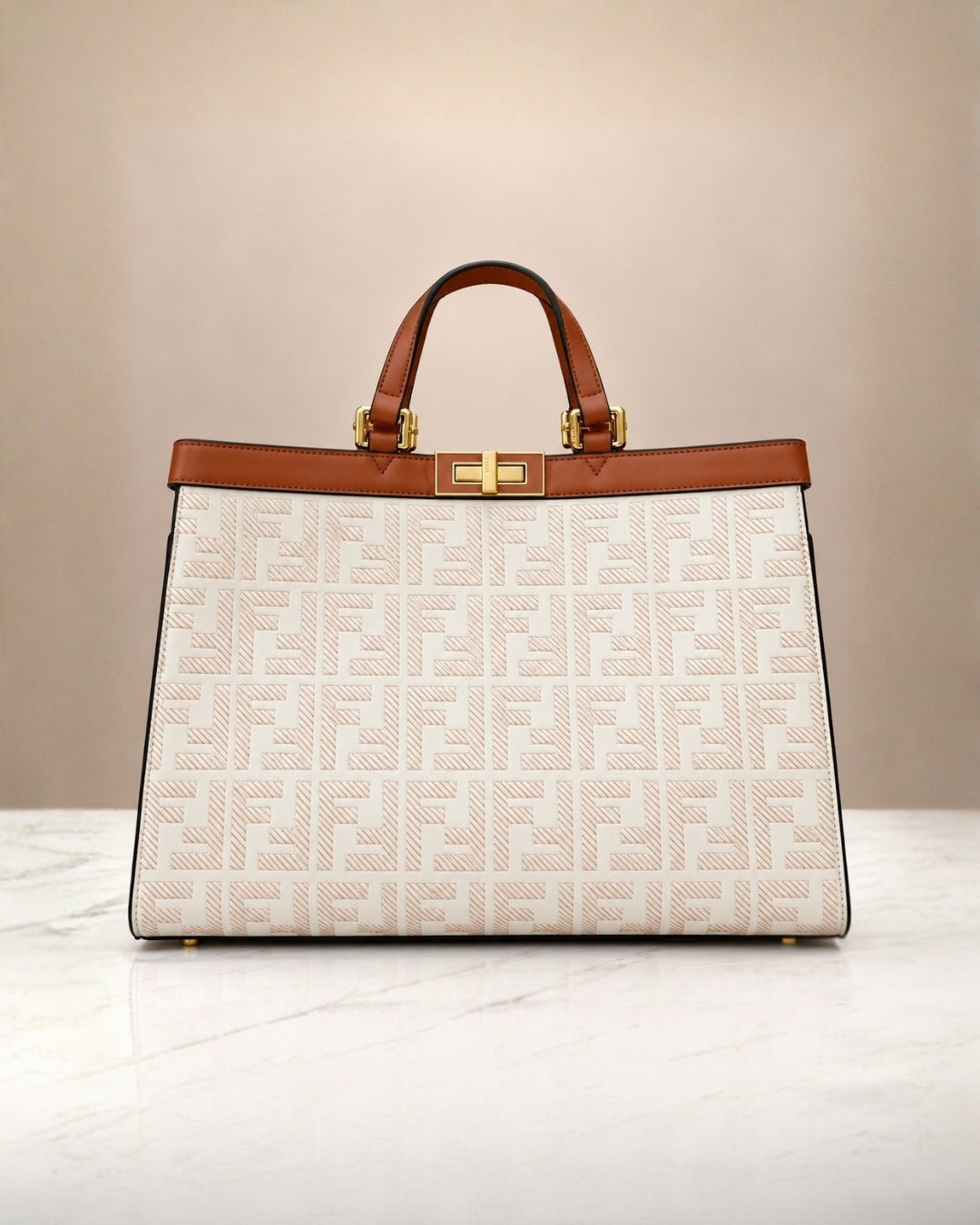 Fendi Peekaboo Tote 42Cm A+