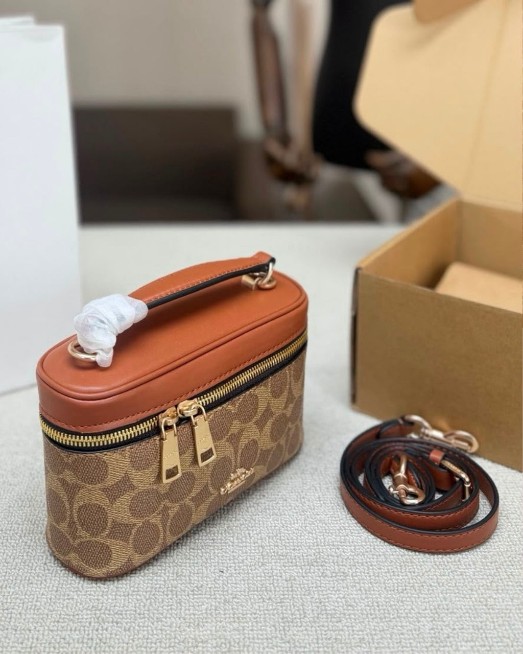 COACH Vanity Bag 19cm
