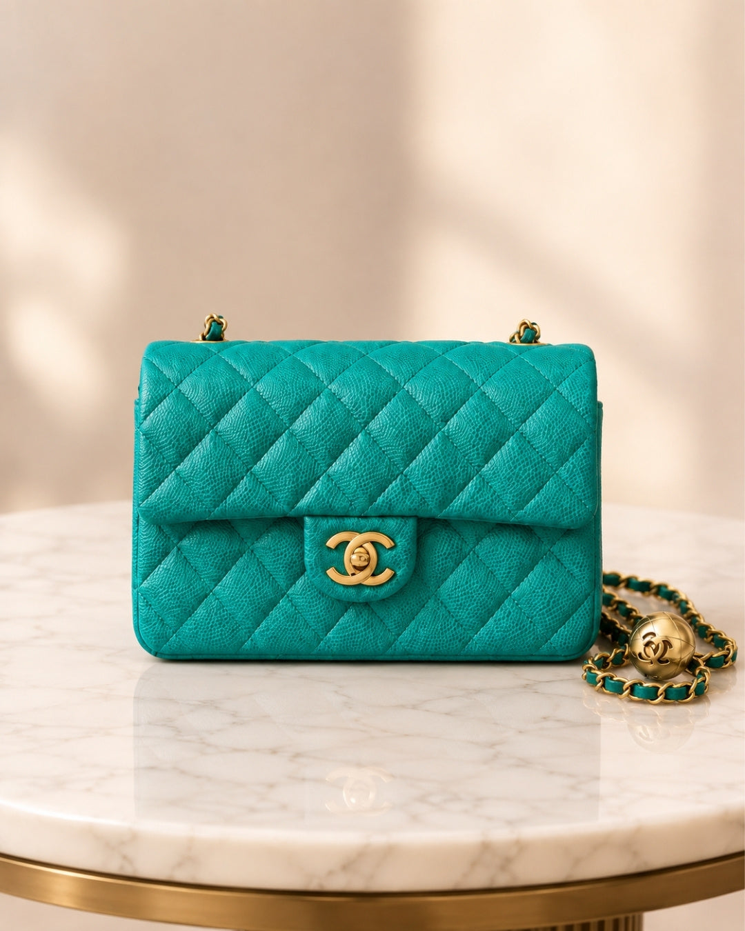 CHANEL Mini Flap 22 cm