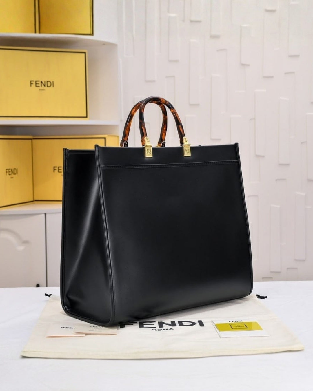 FENDI Peekaboo Tote 38cm