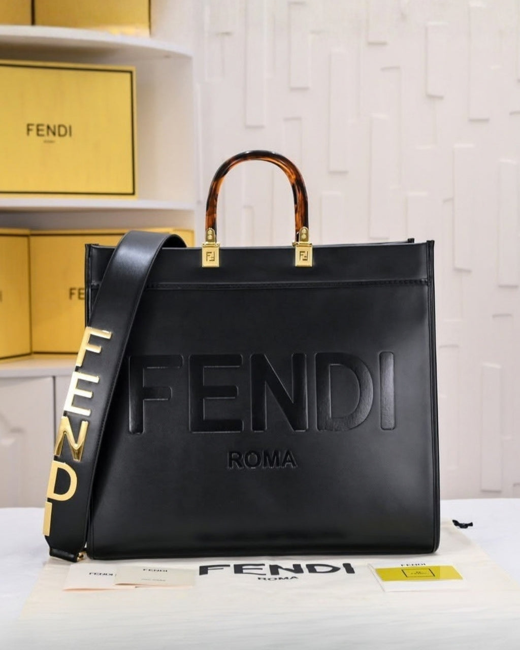 FENDI Peekaboo Tote 38cm