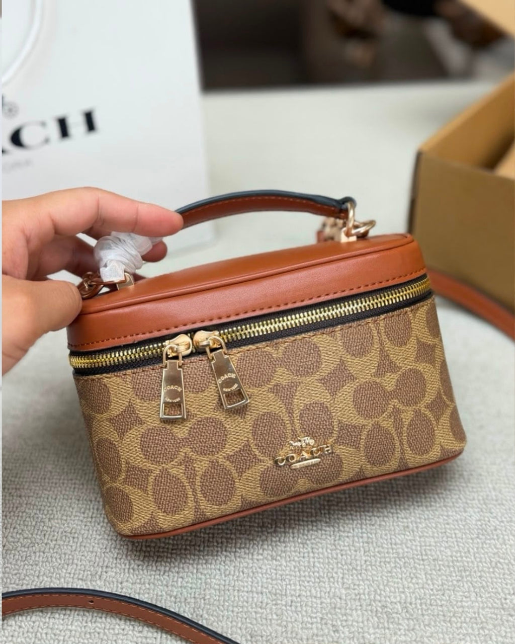 COACH Vanity Bag 19cm