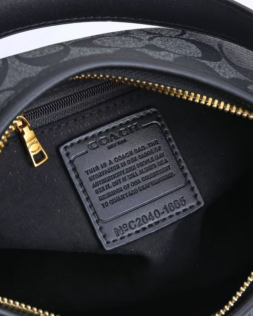 Coach Signature Chain Hobo Shoulder Bag 35cm