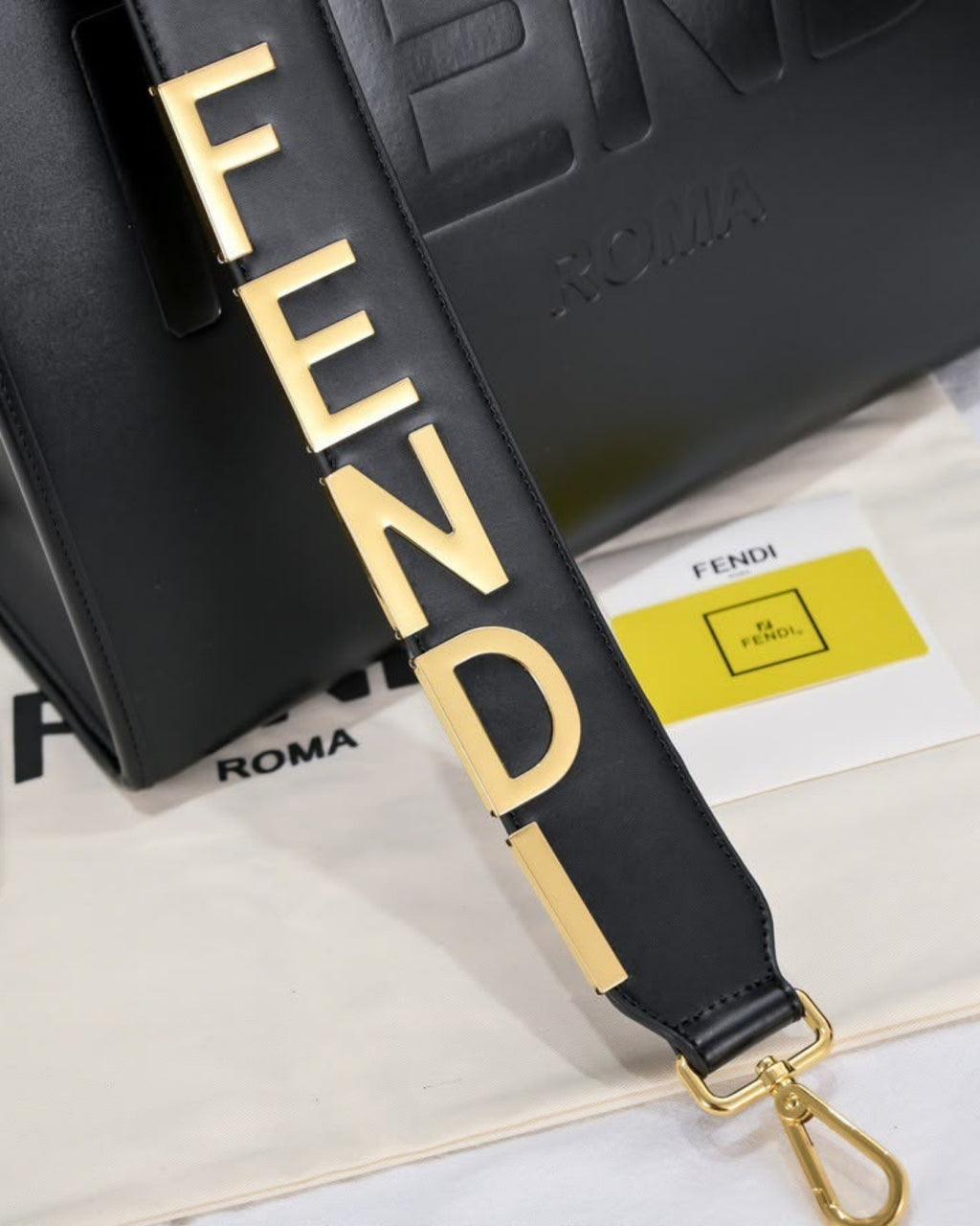 FENDI Peekaboo Tote 38cm
