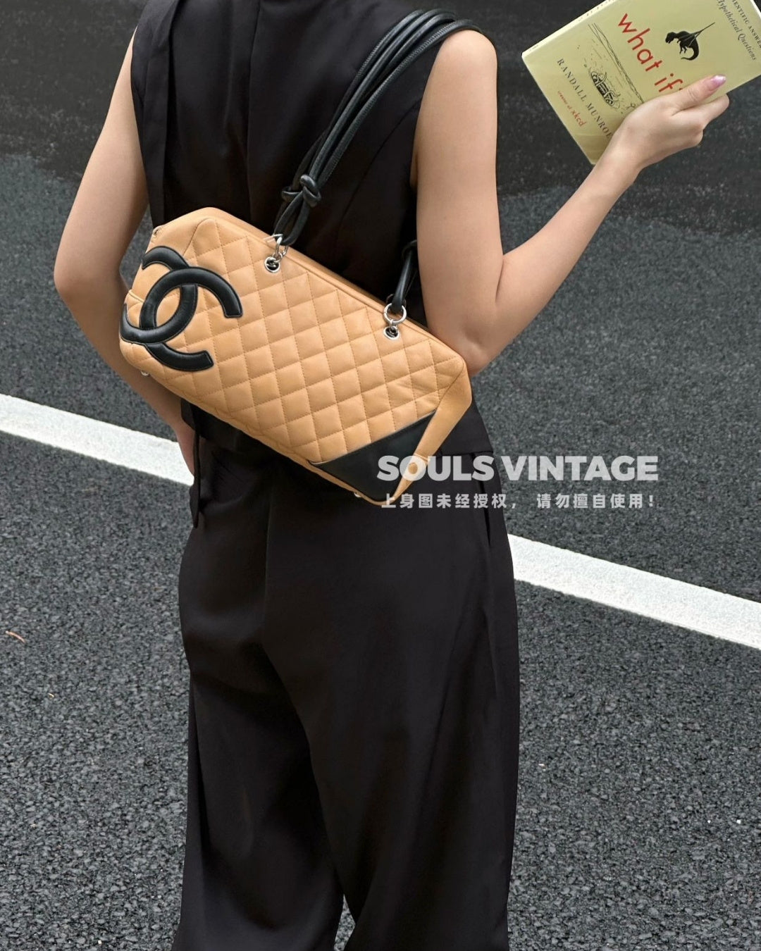 CHANEL Quilted Shoulder Bag 28cm