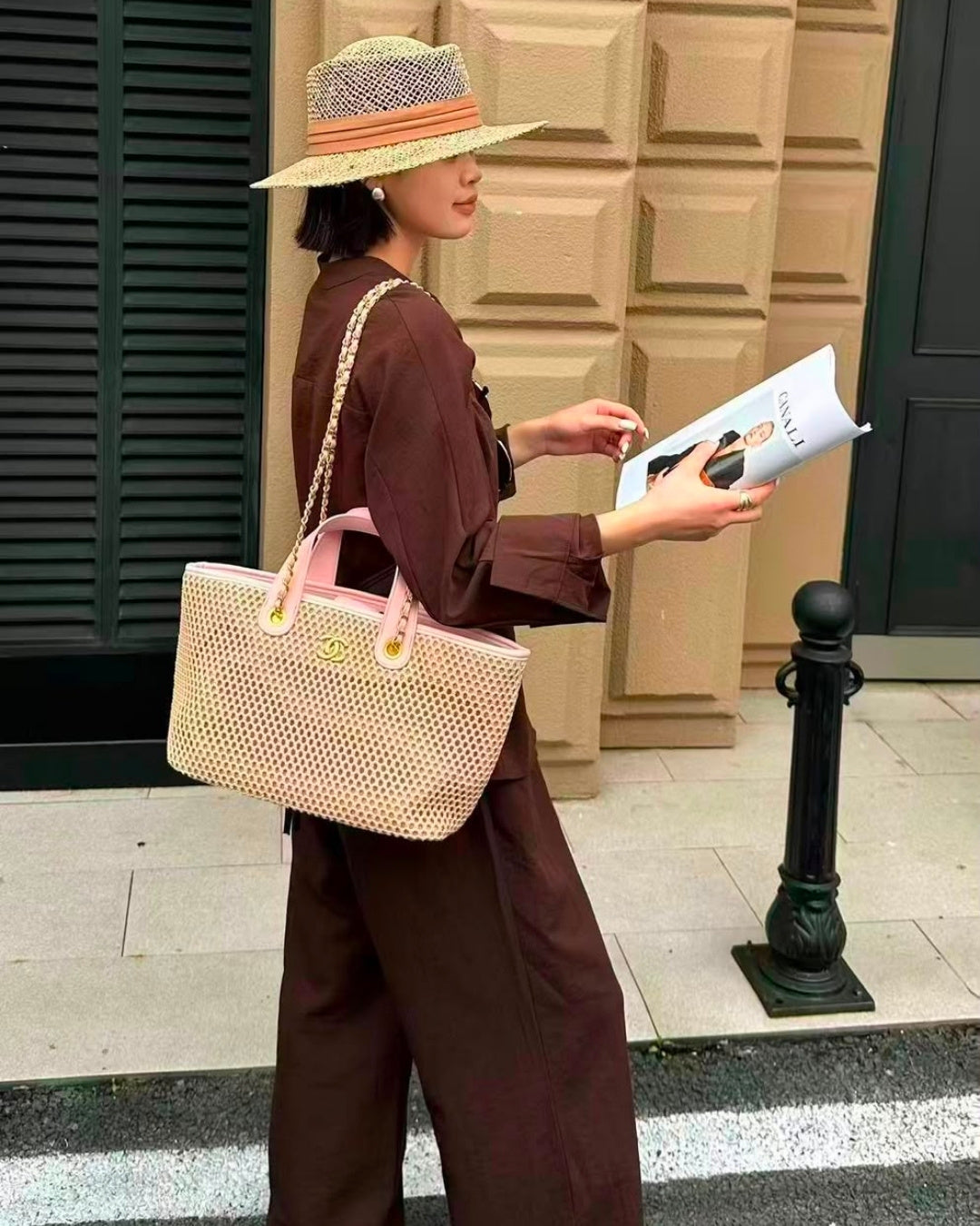 CHANEL Straw-Effect Tote 40 cm