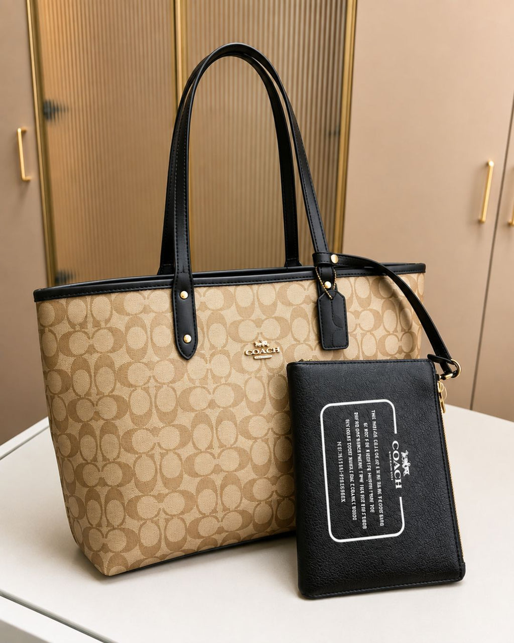 COACH Signature Tote with Pouch 43 cm