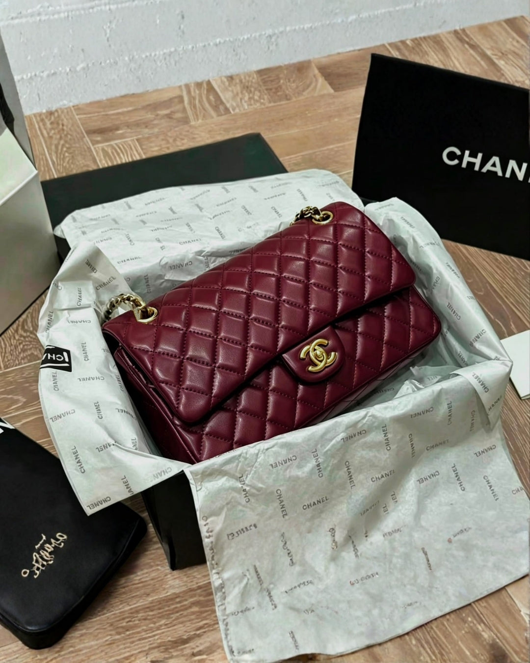CHANEL Classic Flap Bag 25 cm