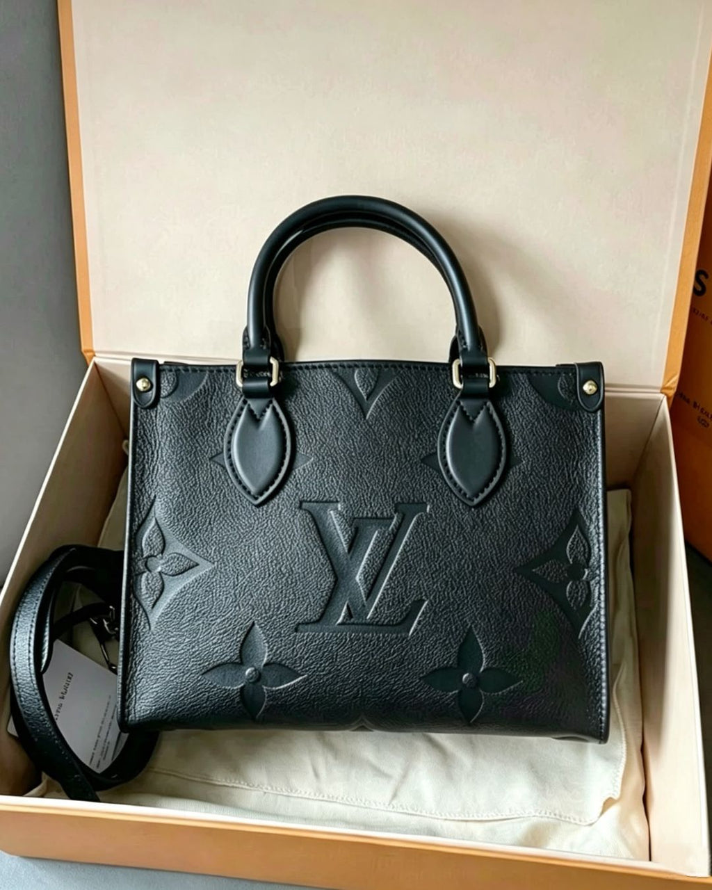 LV OnTheGo Embossed 27cm Tote