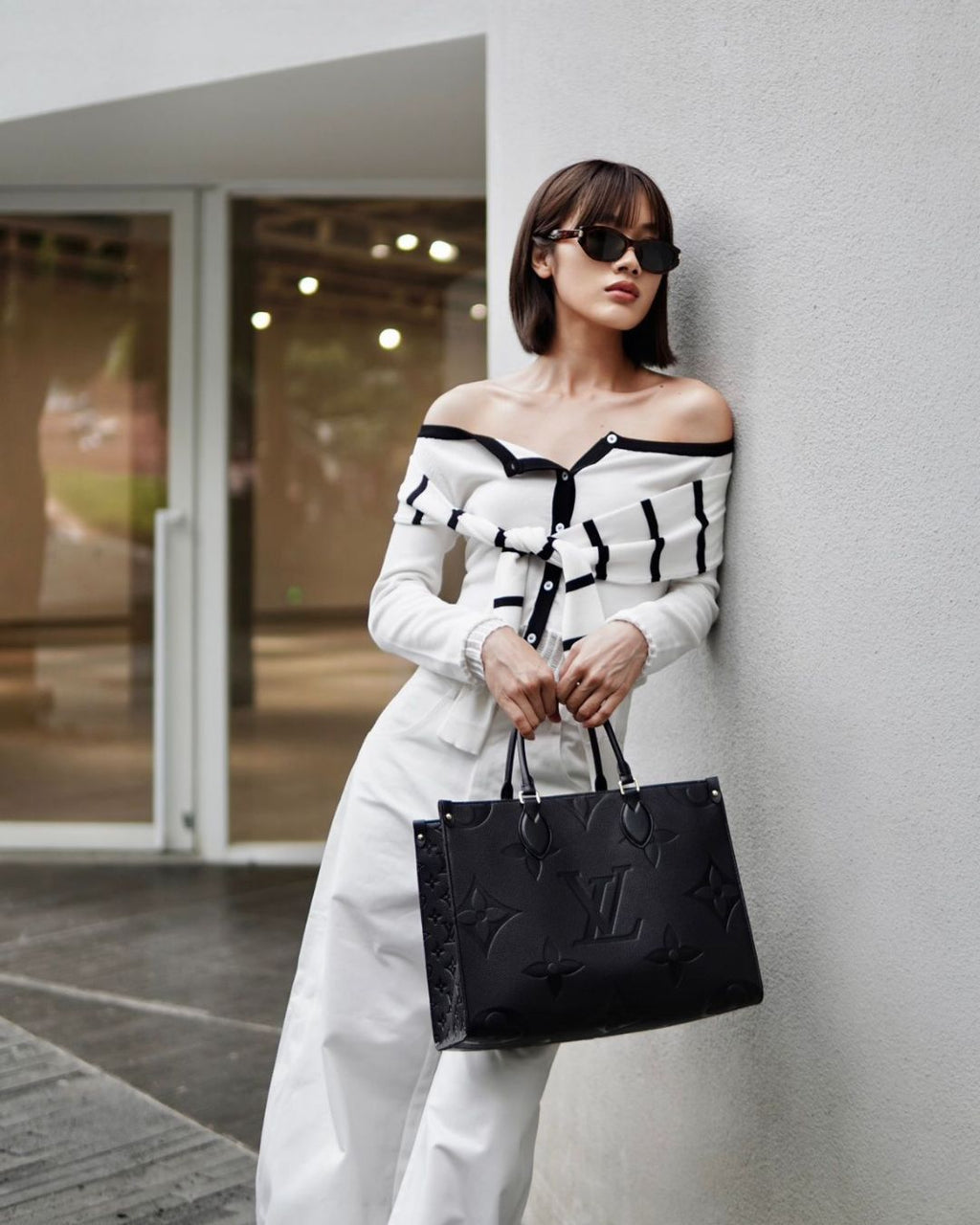 LV OnTheGo 33cm Tote