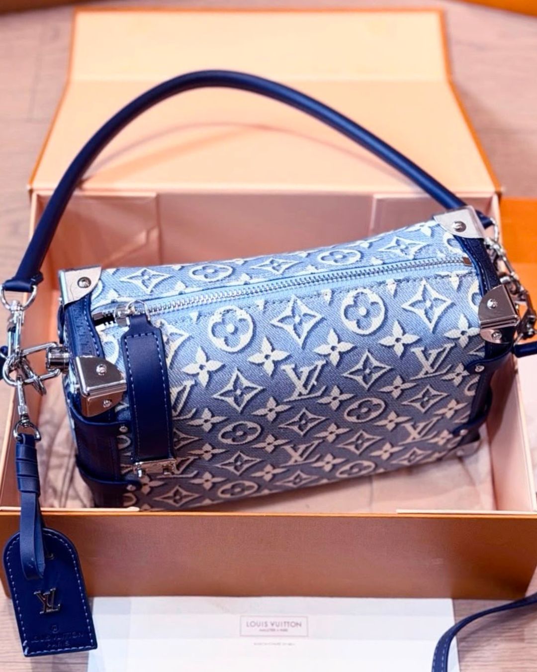 LV Trunk Shoulder Bag 23cm Master