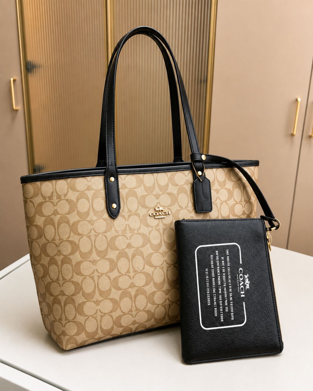 COACH Signature Tote with Pouch 43 cm