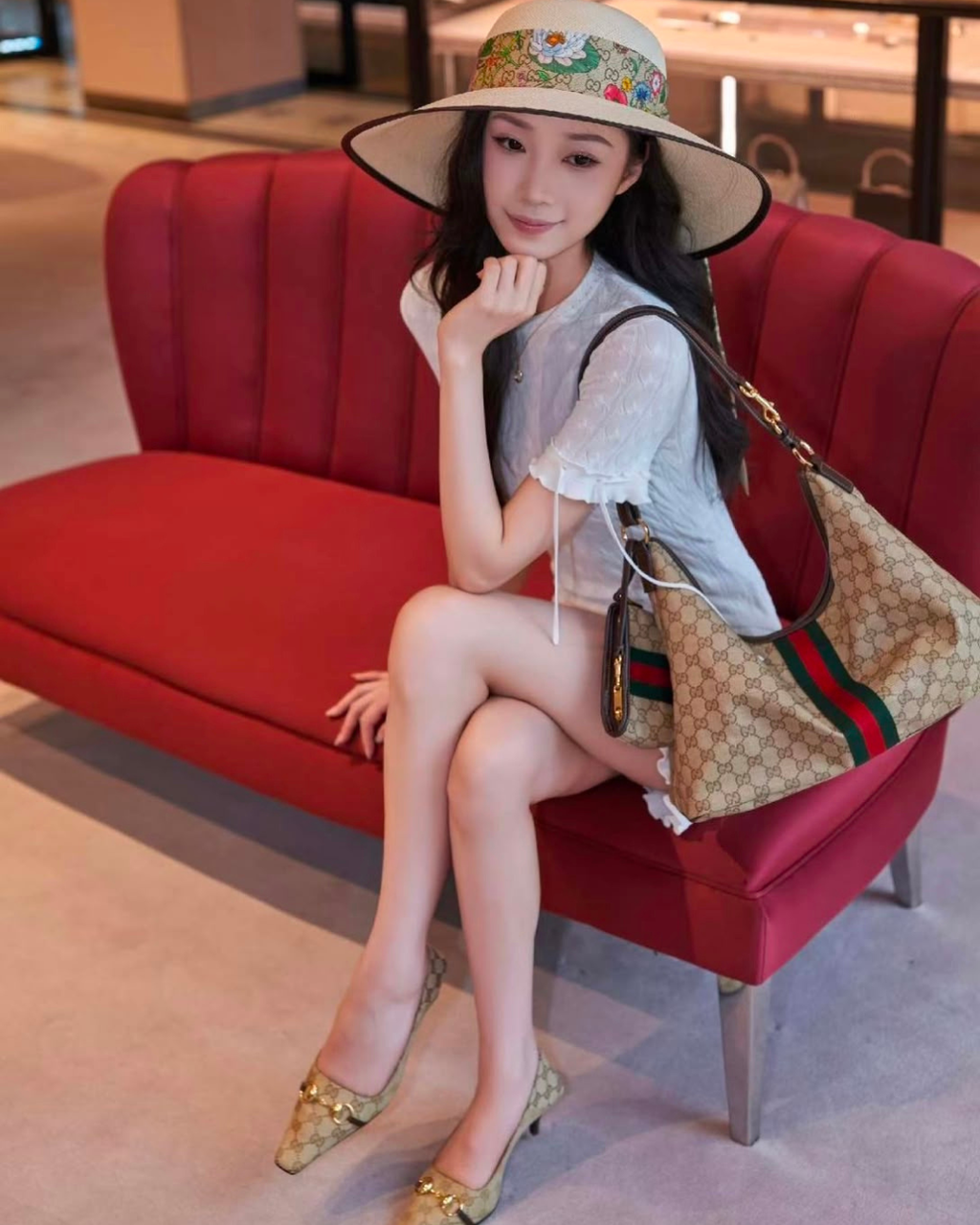 GUCCI GG Supreme Canvas Hobo Bag 40cm A+
