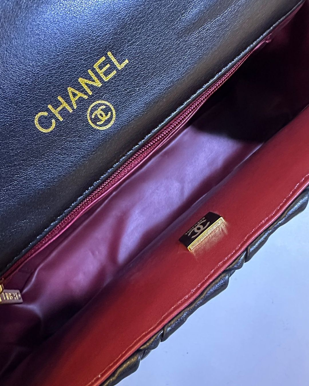 CHANEL Woven Shoulder Bag 25 cm A+