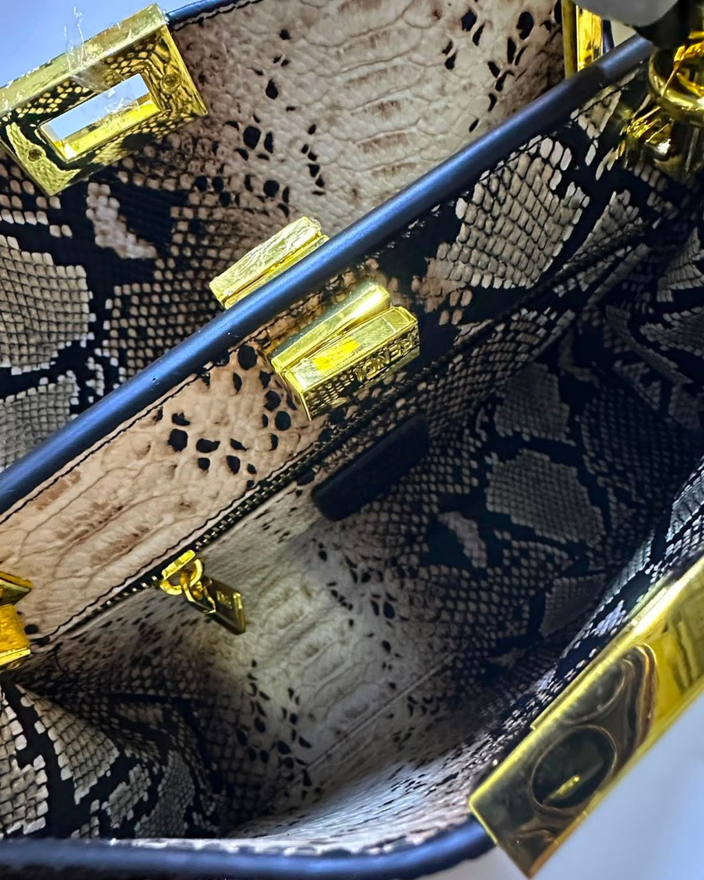 FENDI Python-Embossed Tote 30 cm A+