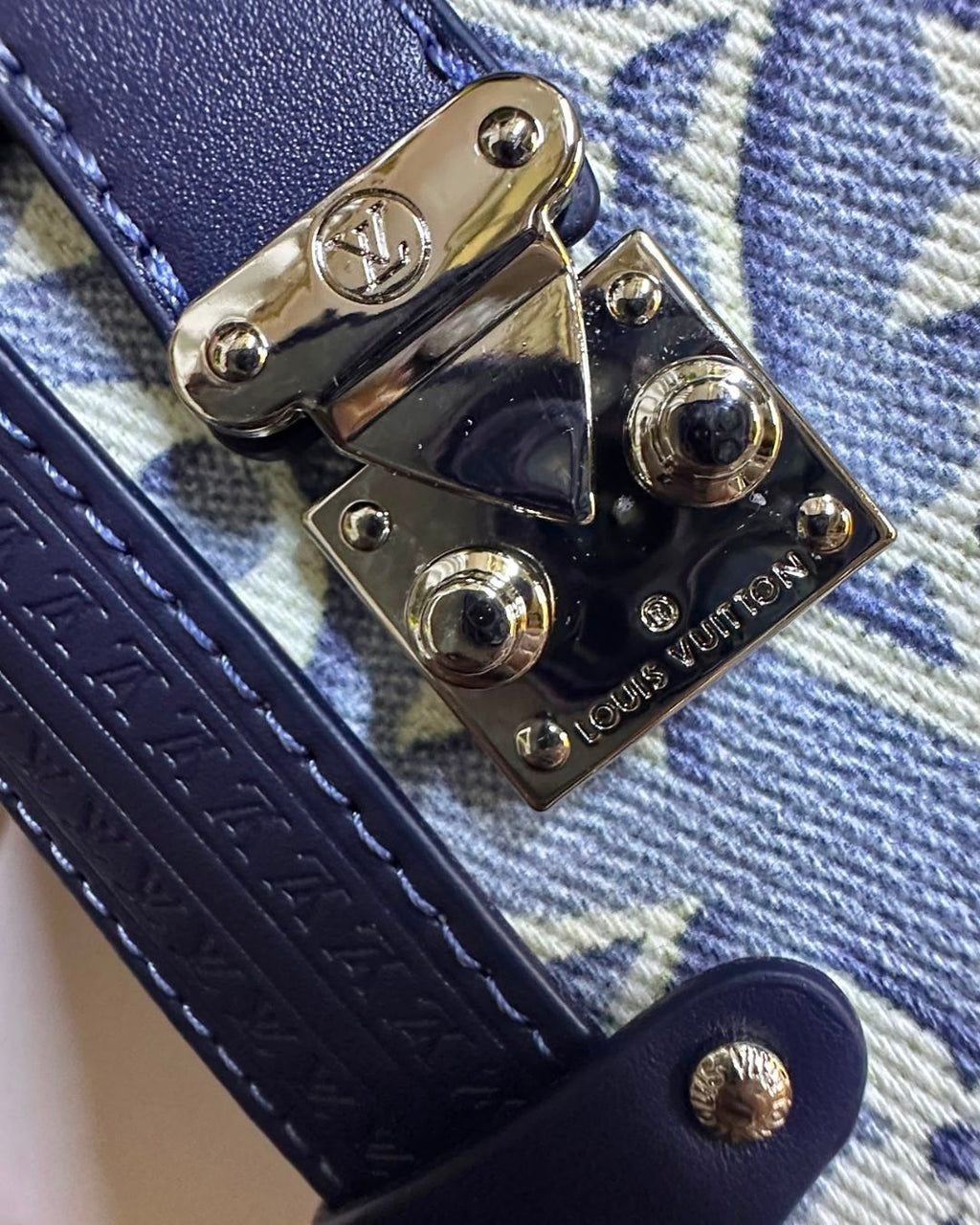 LV Trunk Shoulder Bag 23cm Master
