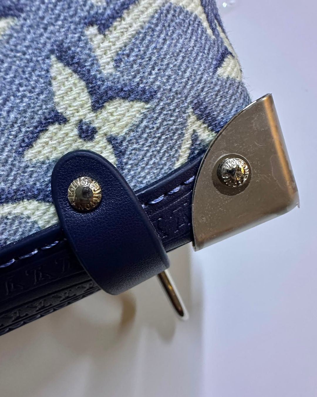 LV Trunk Shoulder Bag 23cm Master