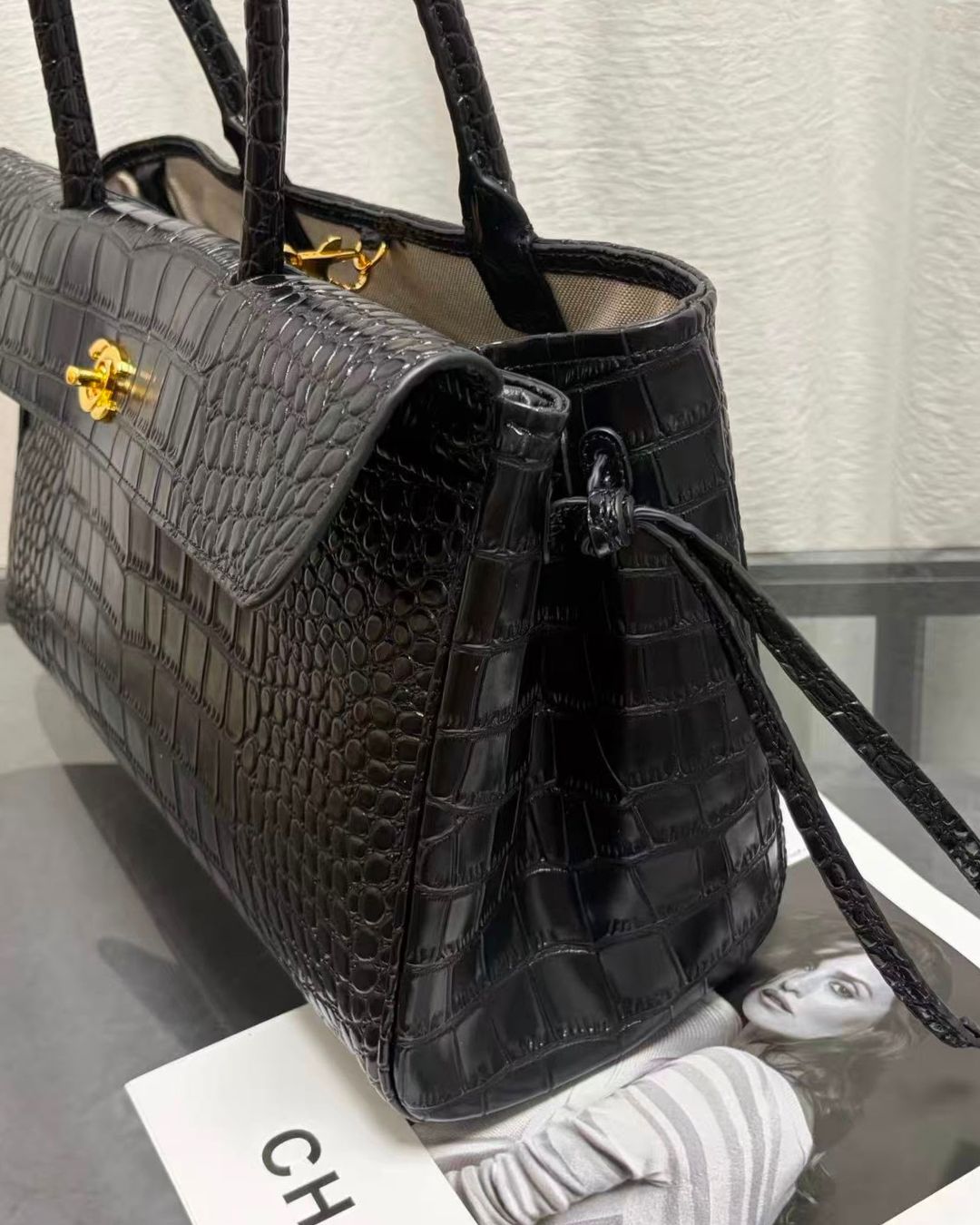 CHANEL Croc Tote 38 cm Master