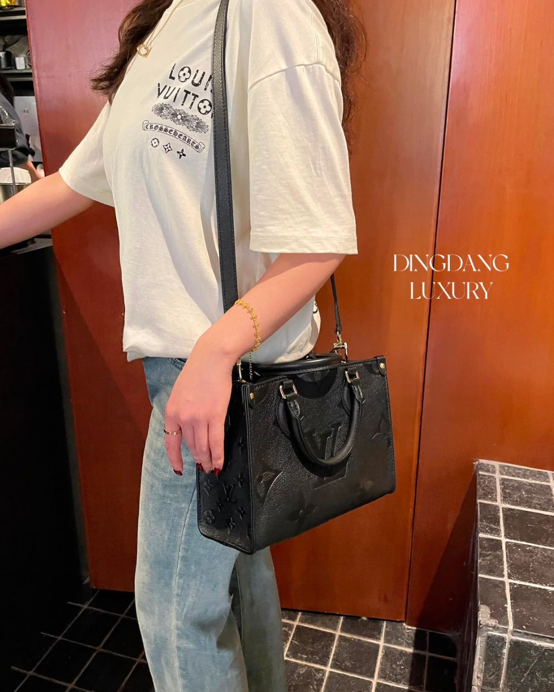 LV OnTheGo Embossed 27cm Tote