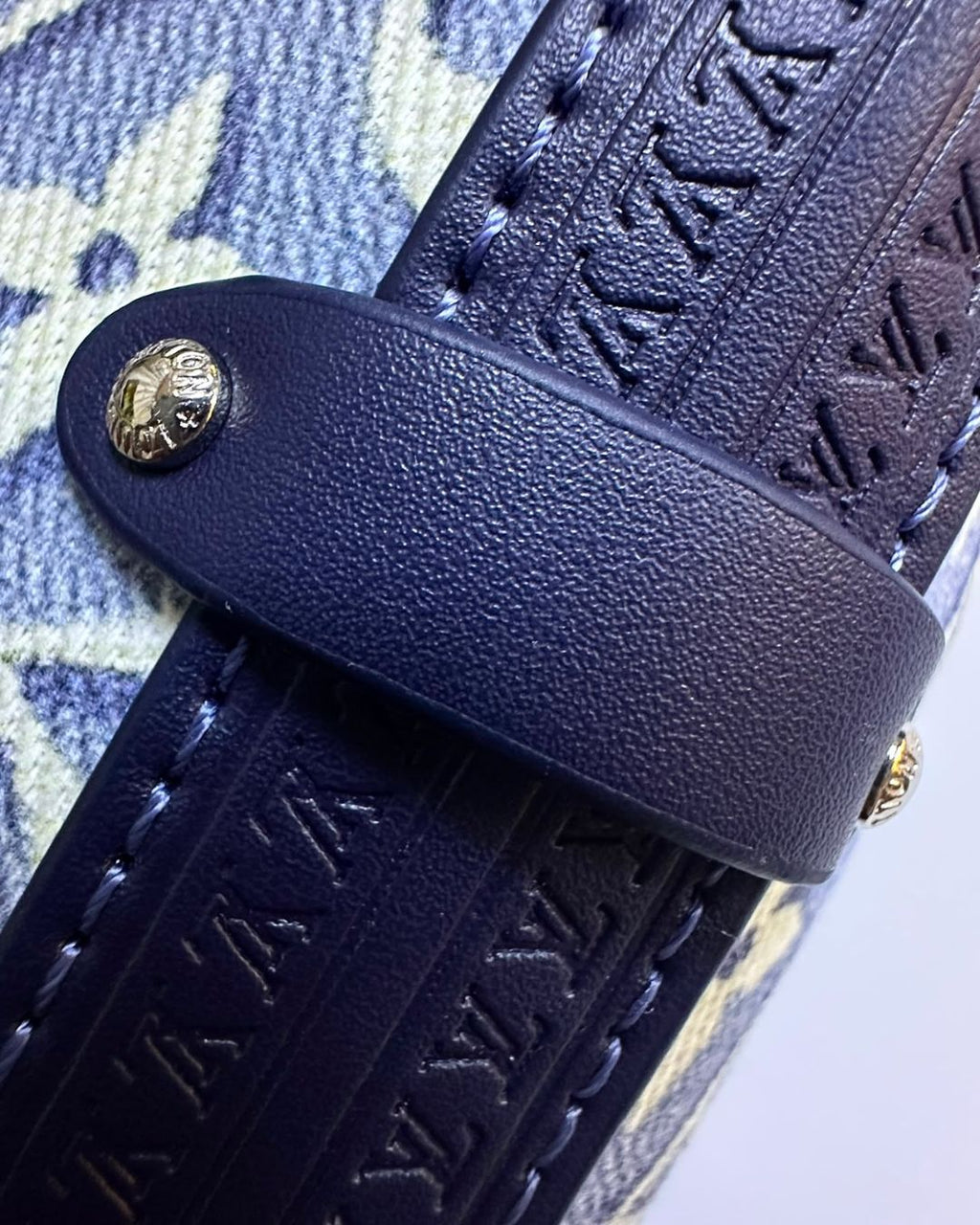 LV Trunk Shoulder Bag 23cm Master