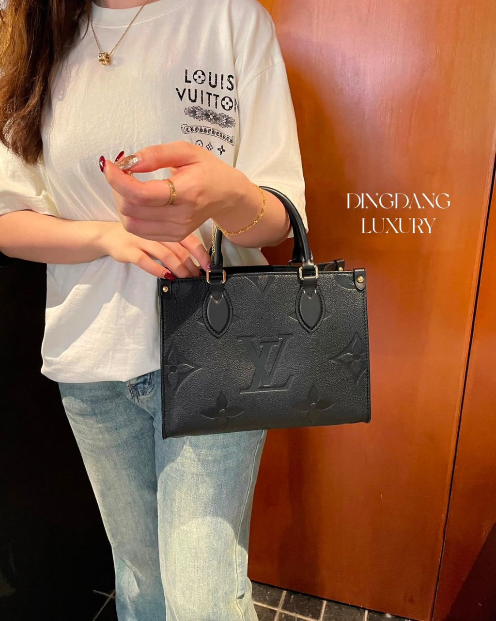 LV OnTheGo Embossed 27cm Tote