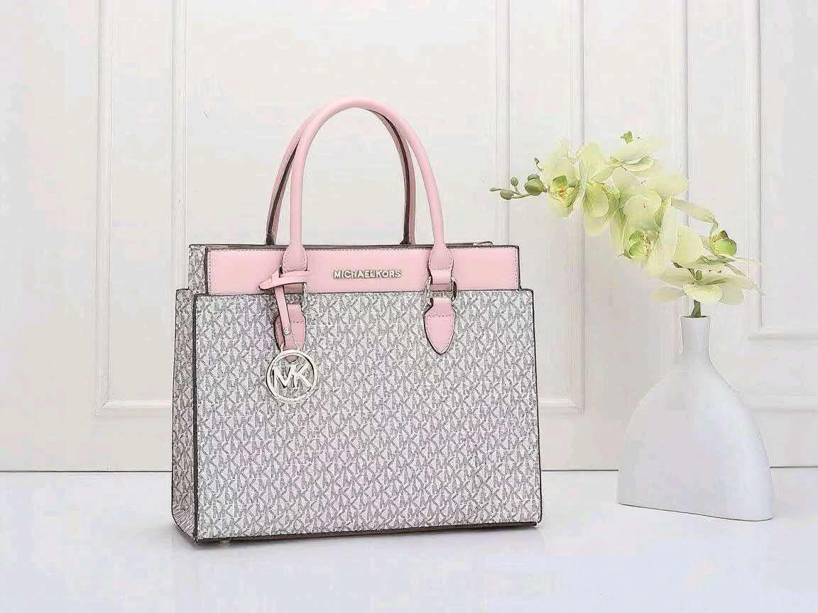 Michael Kors Hope MK Signature Tote — 32 cm | 3 Colors Without Box