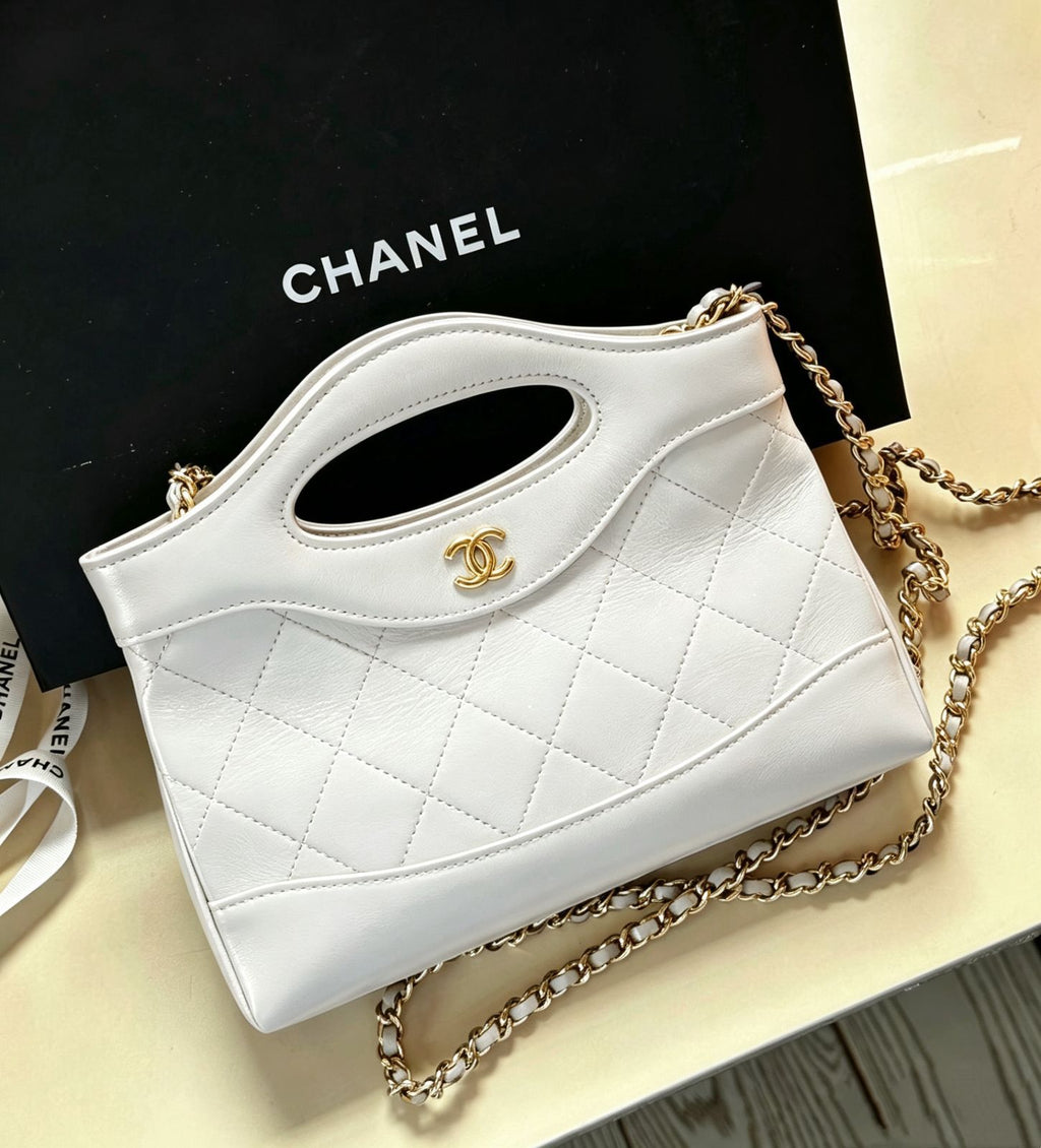 Chanel Quilted Hobo Bag With Box — Caviar Leather | 21 cm | 8 Colors