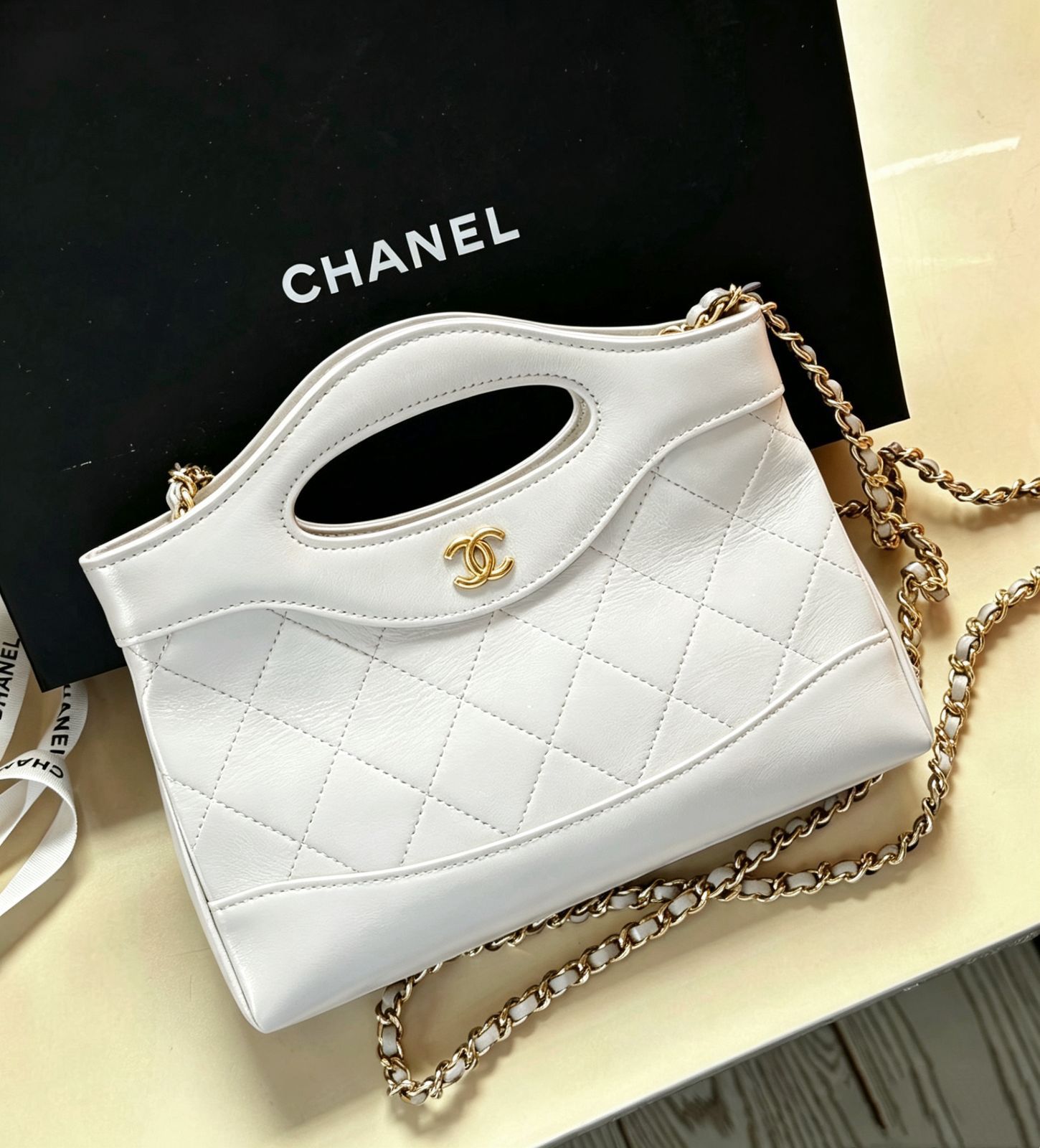 Chanel Quilted Hobo Bag With Box — Caviar Leather | 21 cm | 8 Colors