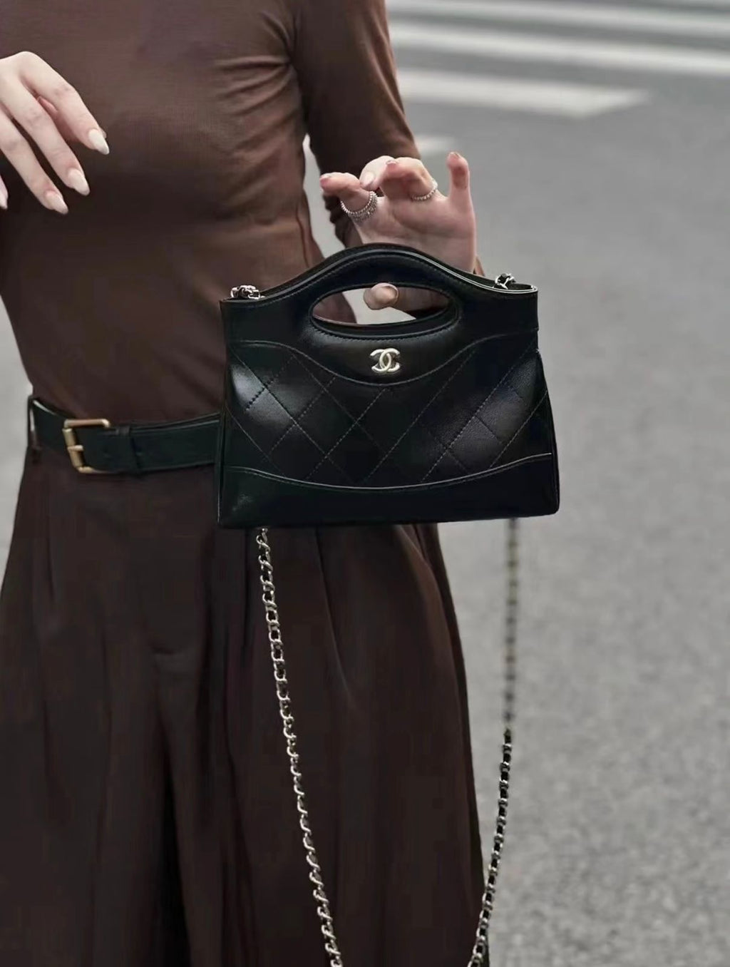 Chanel Quilted Hobo Bag With Box — Caviar Leather | 21 cm | 8 Colors
