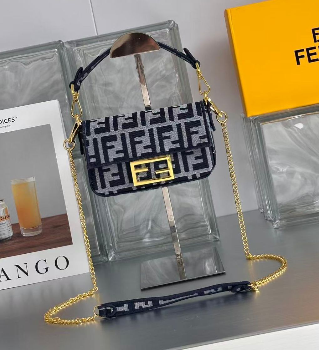 FENDI BAGUETTE BAG — 18 cm | 4 Colors With Box