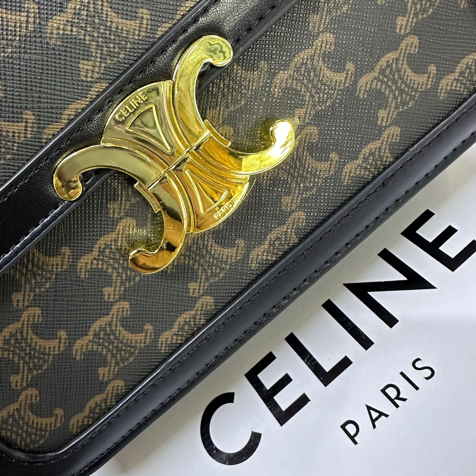 CELINE TRIOMPHE SHOULDER BAG — 22 cm | 2 Colors With Box