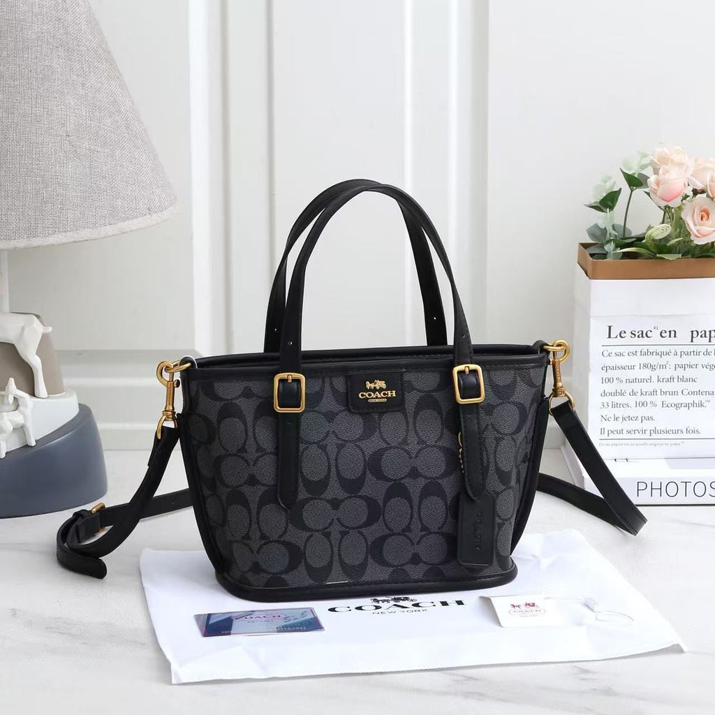 COACH Signature Tote 21 cm With Box