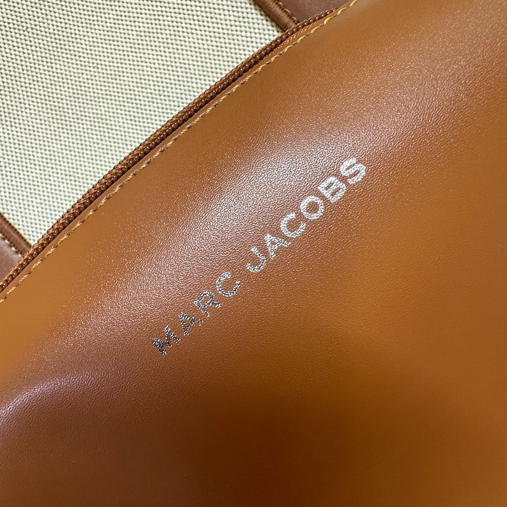 MARC JACOBS The Tote Bag — 44 cm | 2 Colors Without Box