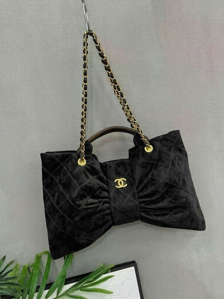 CHANEL Quilted Bow Bag — 45 cm | 3 Colors A+