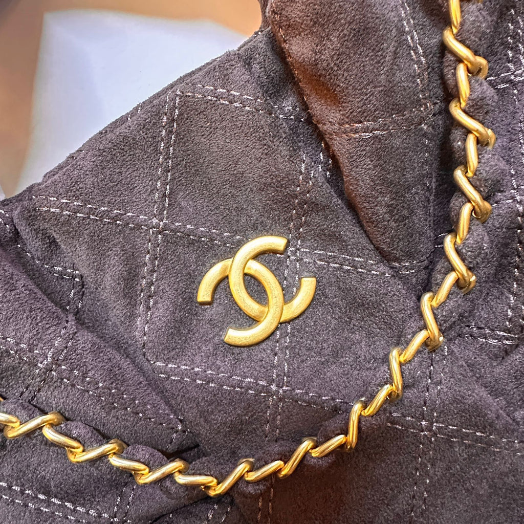 CHANEL Quilted Bow Bag — 45 cm | 3 Colors A+