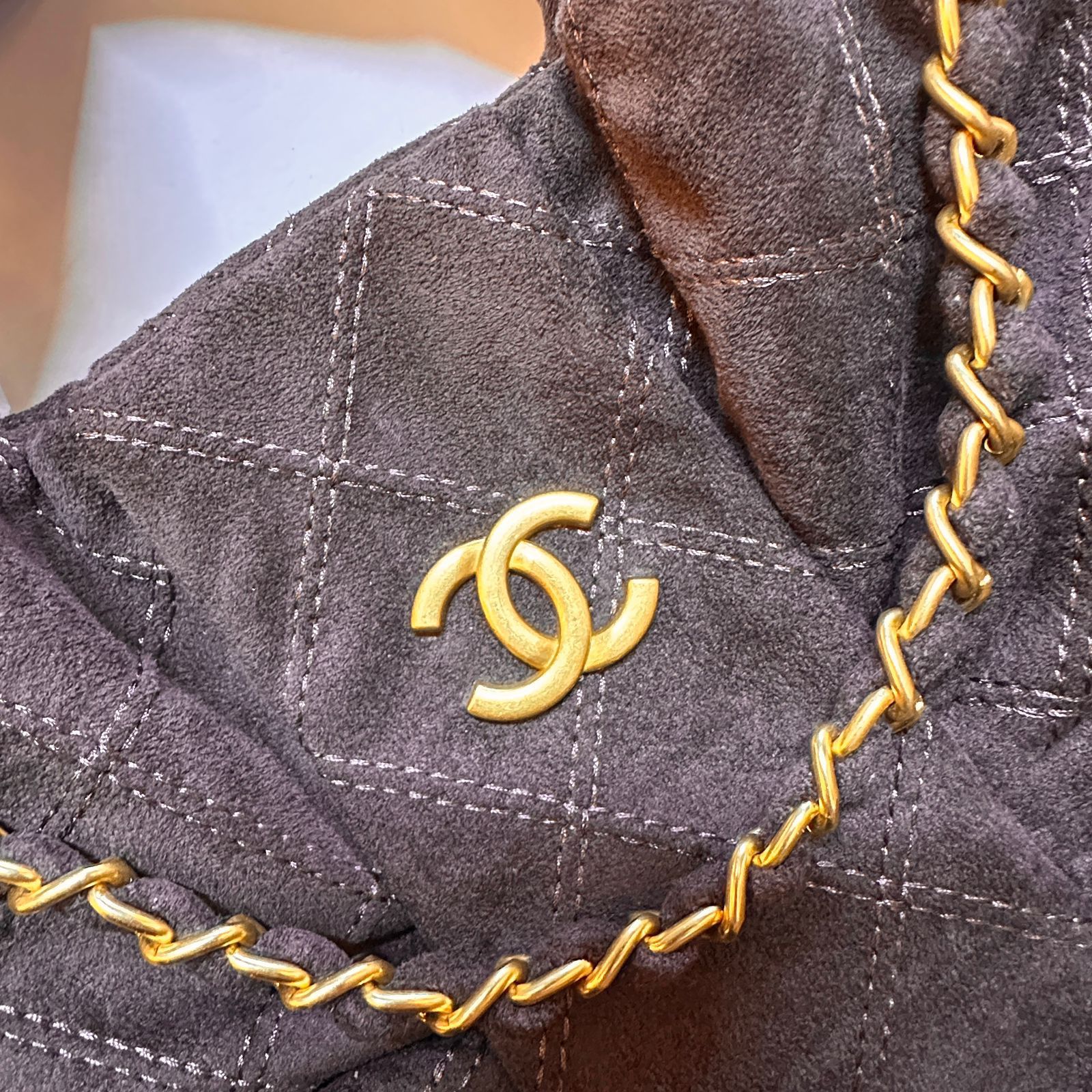 CHANEL Quilted Bow Bag — 45 cm | 3 Colors A+