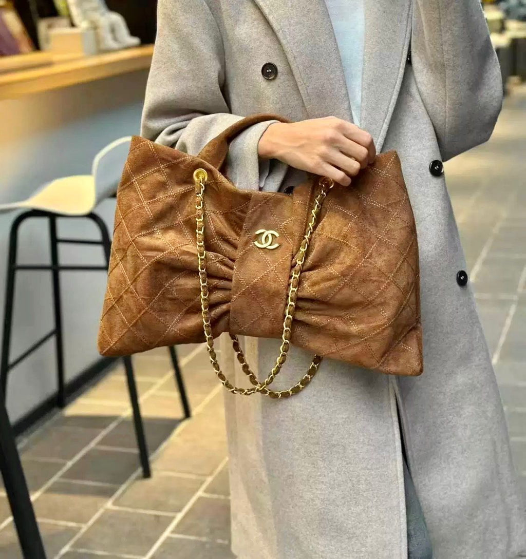 CHANEL Quilted Bow Bag — 45 cm | 3 Colors A+