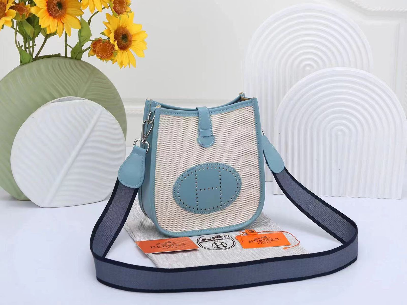 Hermès Evelyne Crossbody Bag — Canvas & Leather | 20 cm | 7Colors Without Box