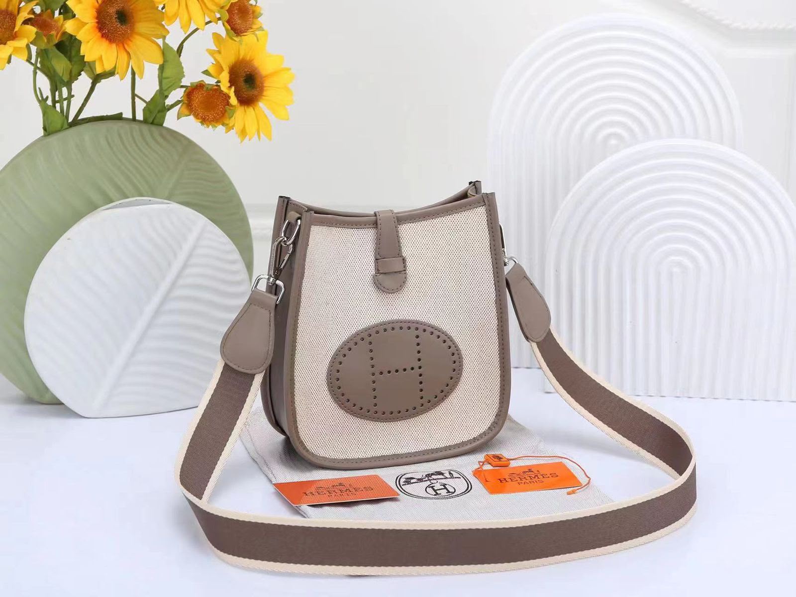 Hermès Evelyne Crossbody Bag — Canvas & Leather | 20 cm | 7Colors Without Box