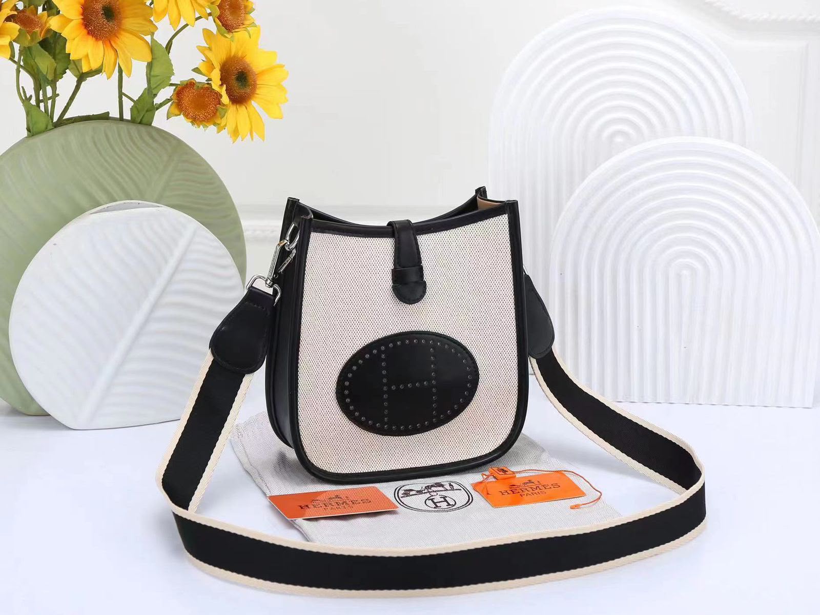 Hermès Evelyne Crossbody Bag — Canvas & Leather | 20 cm | 7Colors Without Box