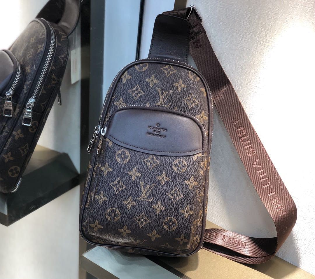 LOUIS VUITTON Crossbody Sling — 26 cm | Multiple Styles