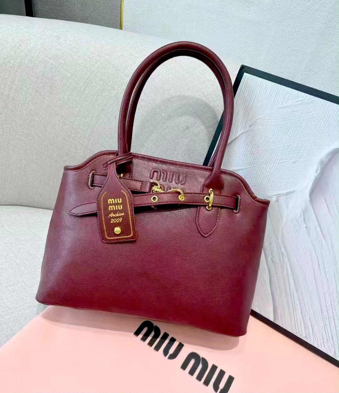 MIU MIU Structured Tote — 31 cm | 4 Colors Without Box