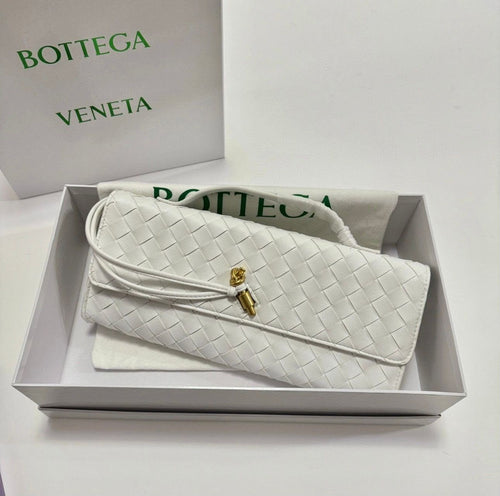 BOTTEGA VENETA Intrecciato Clutch — 30 cm | 3 Colors With Box