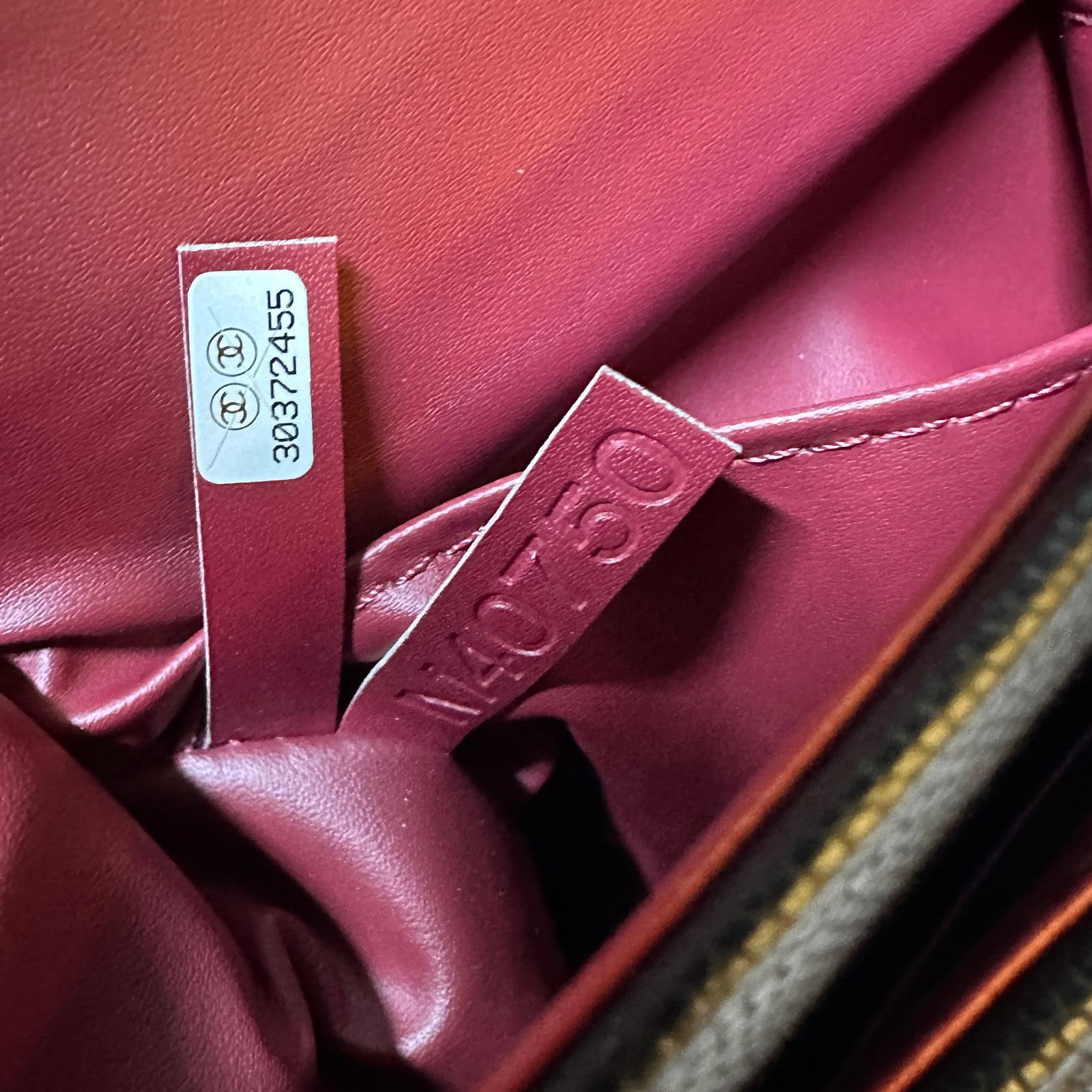 CHANEL Classic Flap Handbag — 26 cm | 16 Colors With Box