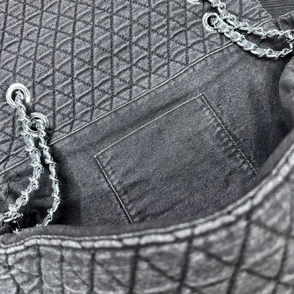 CHANEL Jumbo Classic Flap — 38 cm | Black A+