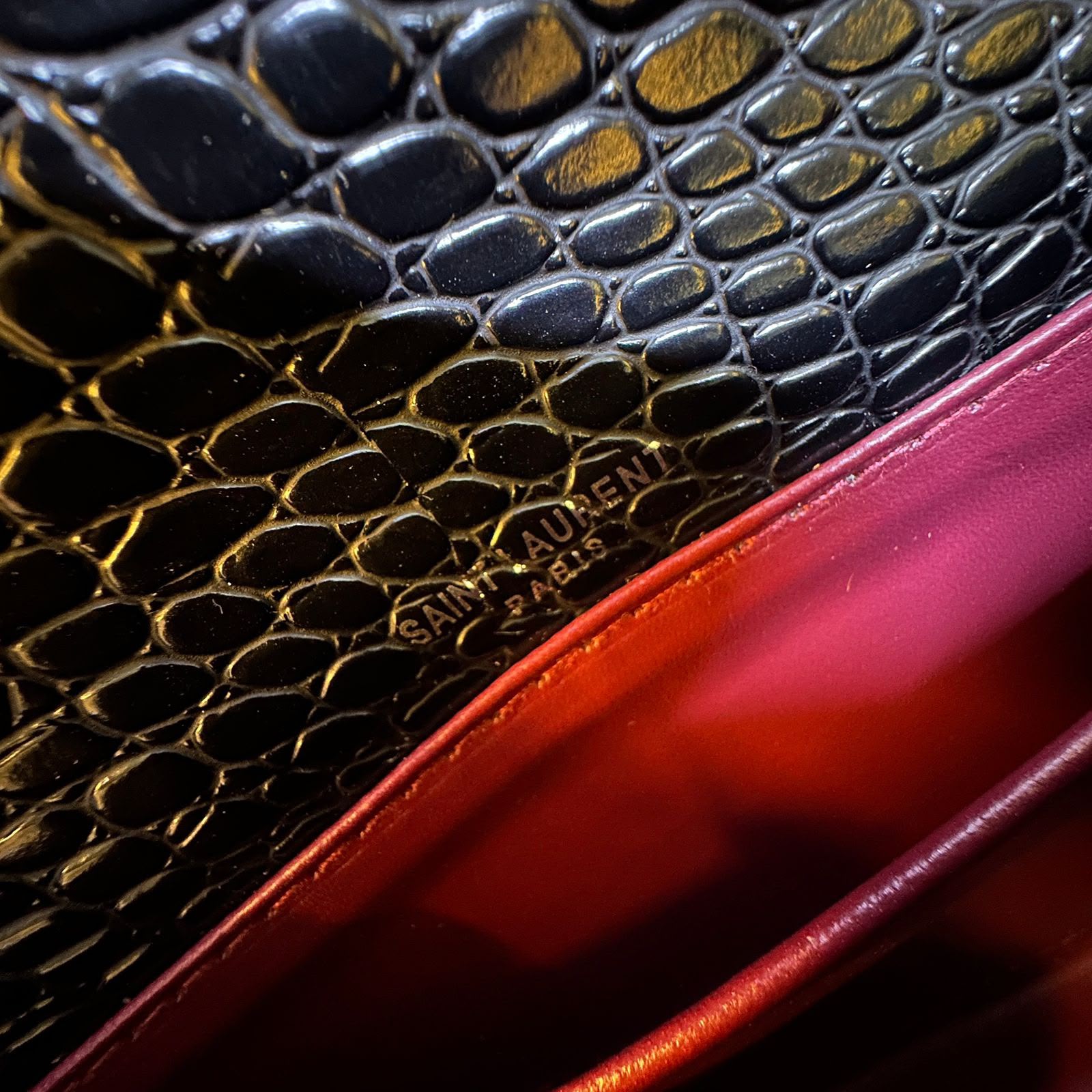 SAINT LAURENT Croc-Embossed Wallet — 22.5 cm | Black With Box